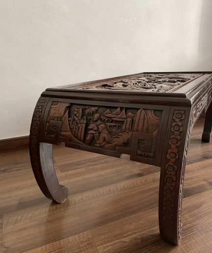 Mesa baja oriental profundamente tallada, mesa de centro 1930s