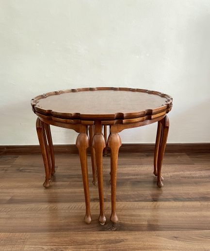 Mesa del centro nido, estilo Queen Anne cerca 1920a